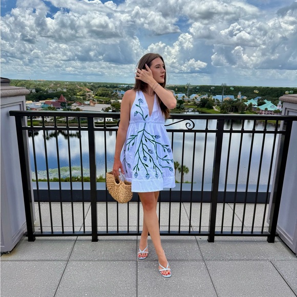 Meet your Posher, Courtney - Picture 2 of 7